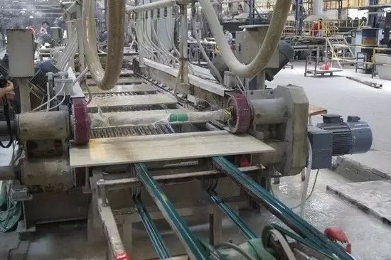 陶瓷廠異味大、被投訴，潔匠現(xiàn)場抽取廢氣做檢測、研制有效除臭劑！