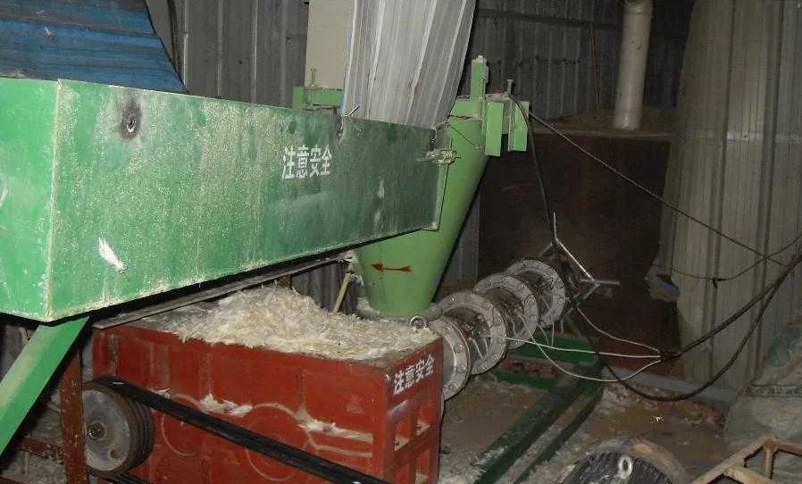 羽毛粉加工腥味、苦味、惡臭味混雜，看工業(yè)除臭劑如何快速除臭！
