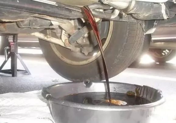潔匠凈化·的凈工業(yè)除臭劑_廢機(jī)油處理難度大，擺脫“惡臭異味”又有什么方向？