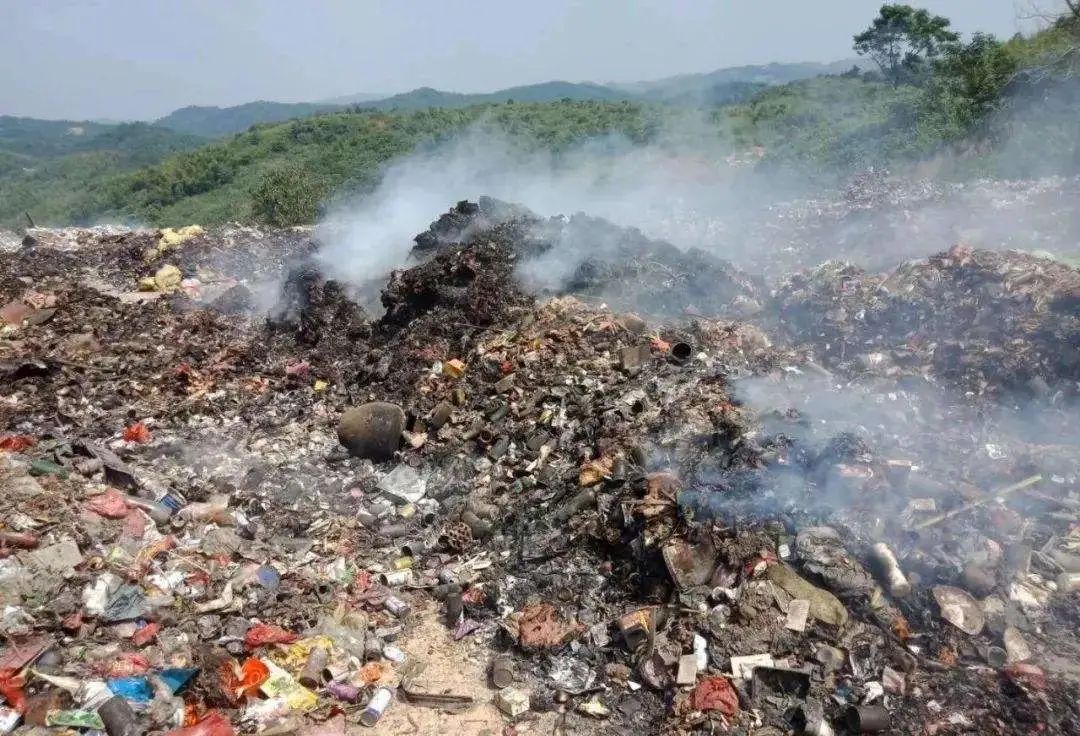 國內(nèi)垃圾臭氣問題嚴峻，潔匠異味控制液帶來清新.jpg